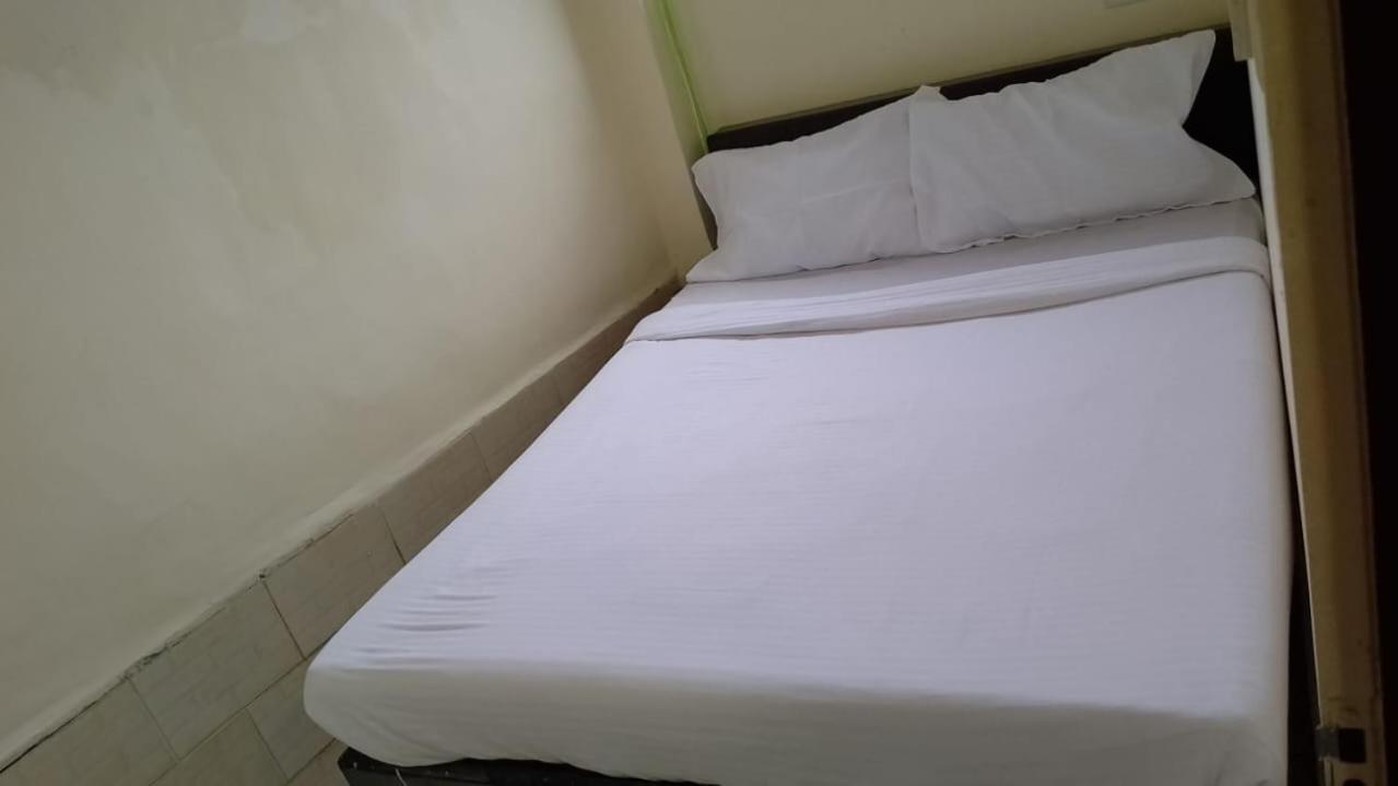 Hotel Urban Comfort Mumbai  Buitenkant foto